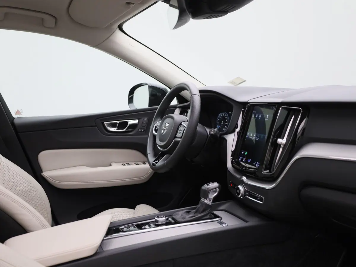 2.0 T5 AWD Inscription | Automaat | Apple Carplay / Android Auto | Stoelverwaming | Stoelventilatie | Achteruitrijcamera |