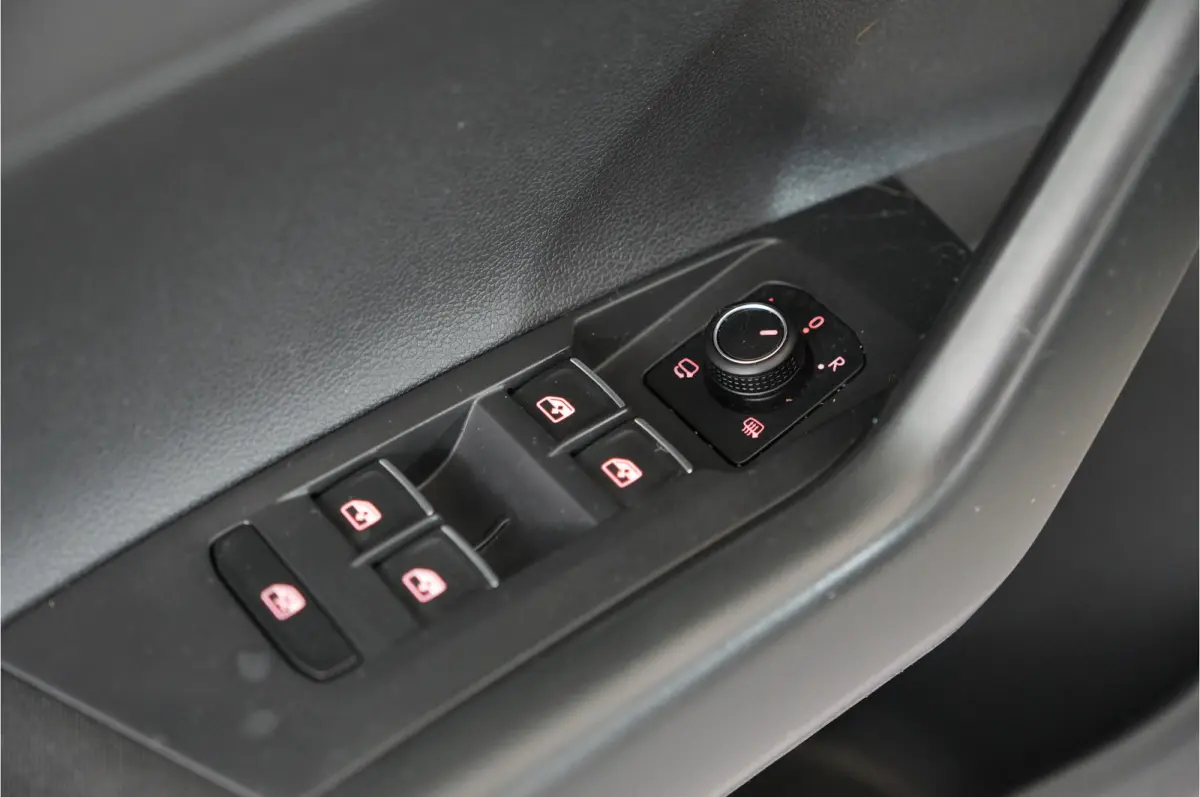 1.0 TSI | Stl. verw. | Navi | Cruise | PDC | Apple/Android |