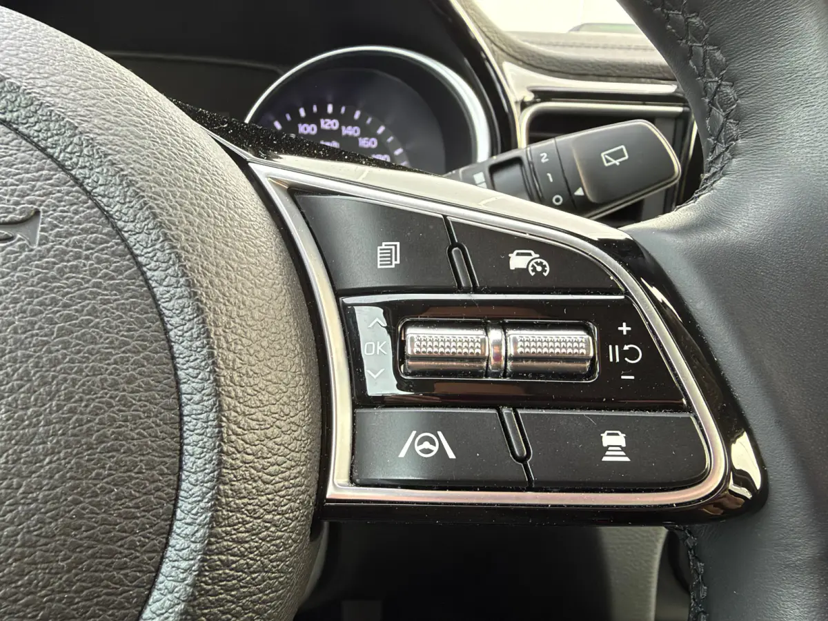 1.6 GDi PHEV DynamicLine | Trekhaak 1300kg geremd | Apple carplay | Android Auto | Stoelverwarming voor | Stuurverwarming | Climate Control | Adaptive Cruise Control |