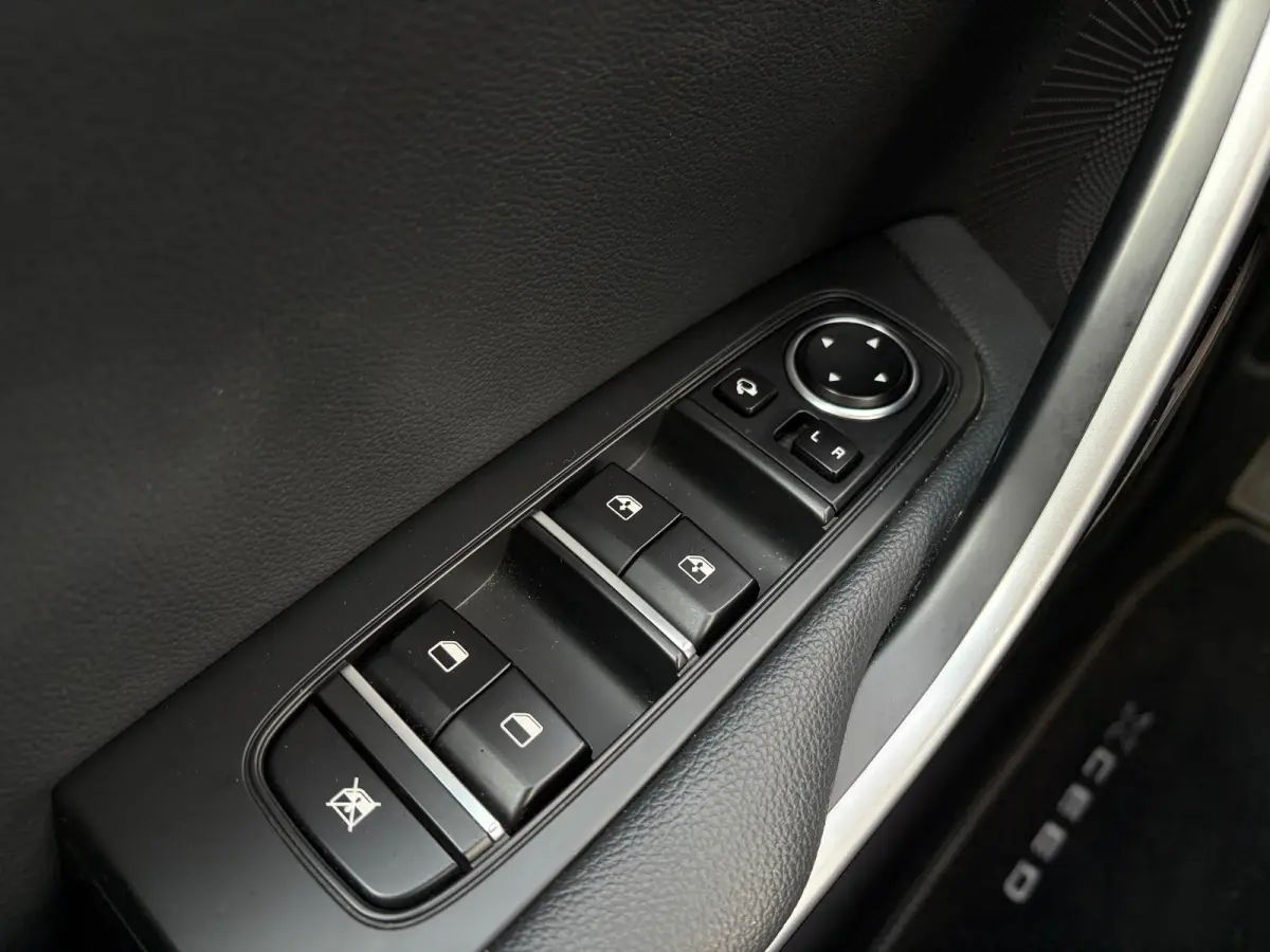 1.6 GDi PHEV DynamicLine | Trekhaak 1300kg geremd | Apple carplay | Android Auto | Stoelverwarming voor | Stuurverwarming | Climate Control | Adaptive Cruise Control |