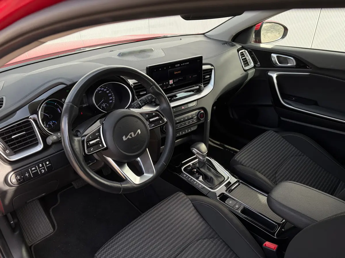 1.6 GDi PHEV DynamicLine | Trekhaak 1300kg geremd | Apple carplay | Android Auto | Stoelverwarming voor | Stuurverwarming | Climate Control | Adaptive Cruise Control |