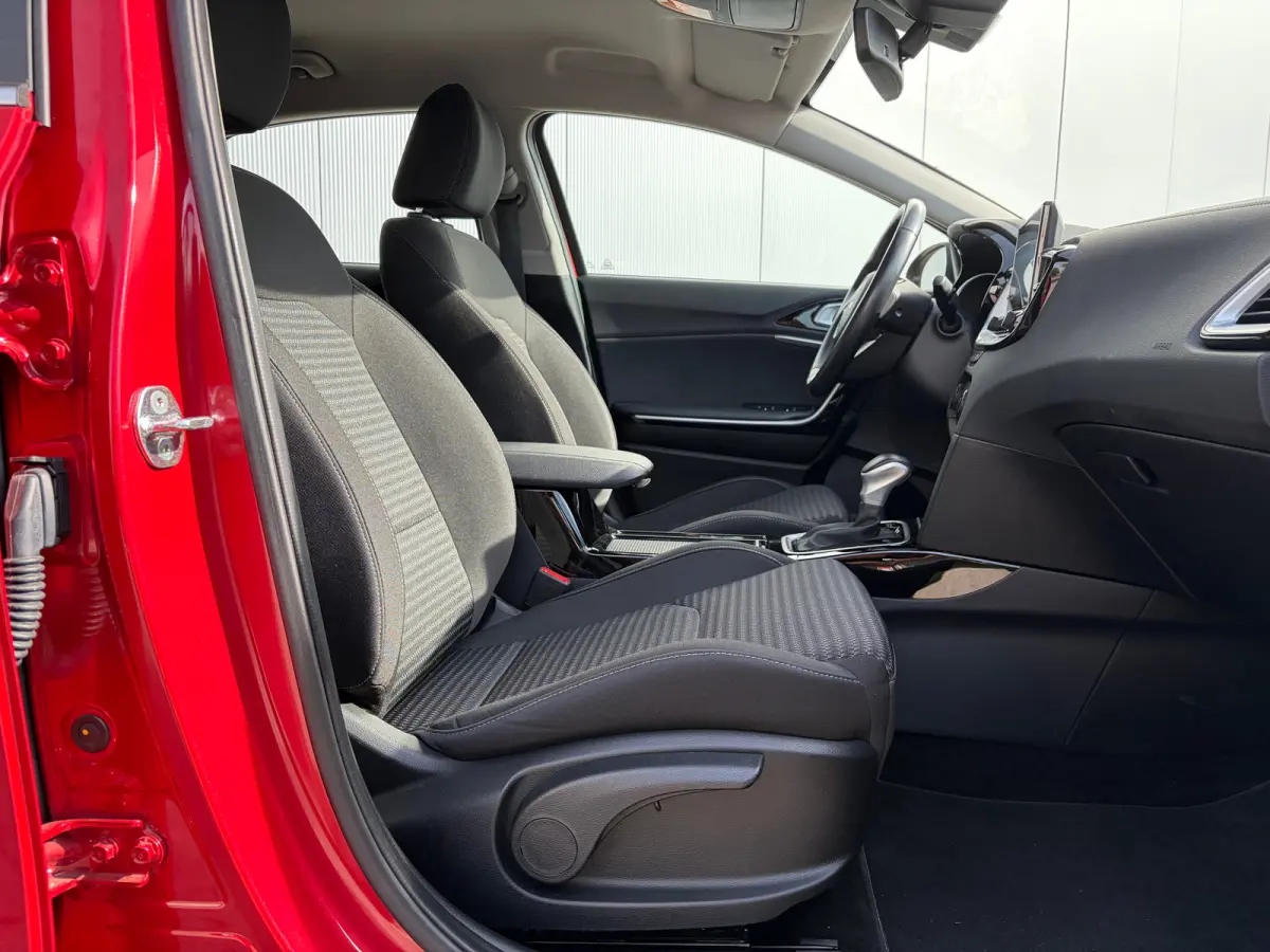 1.6 GDi PHEV DynamicLine | Trekhaak 1300kg geremd | Apple carplay | Android Auto | Stoelverwarming voor | Stuurverwarming | Climate Control | Adaptive Cruise Control |