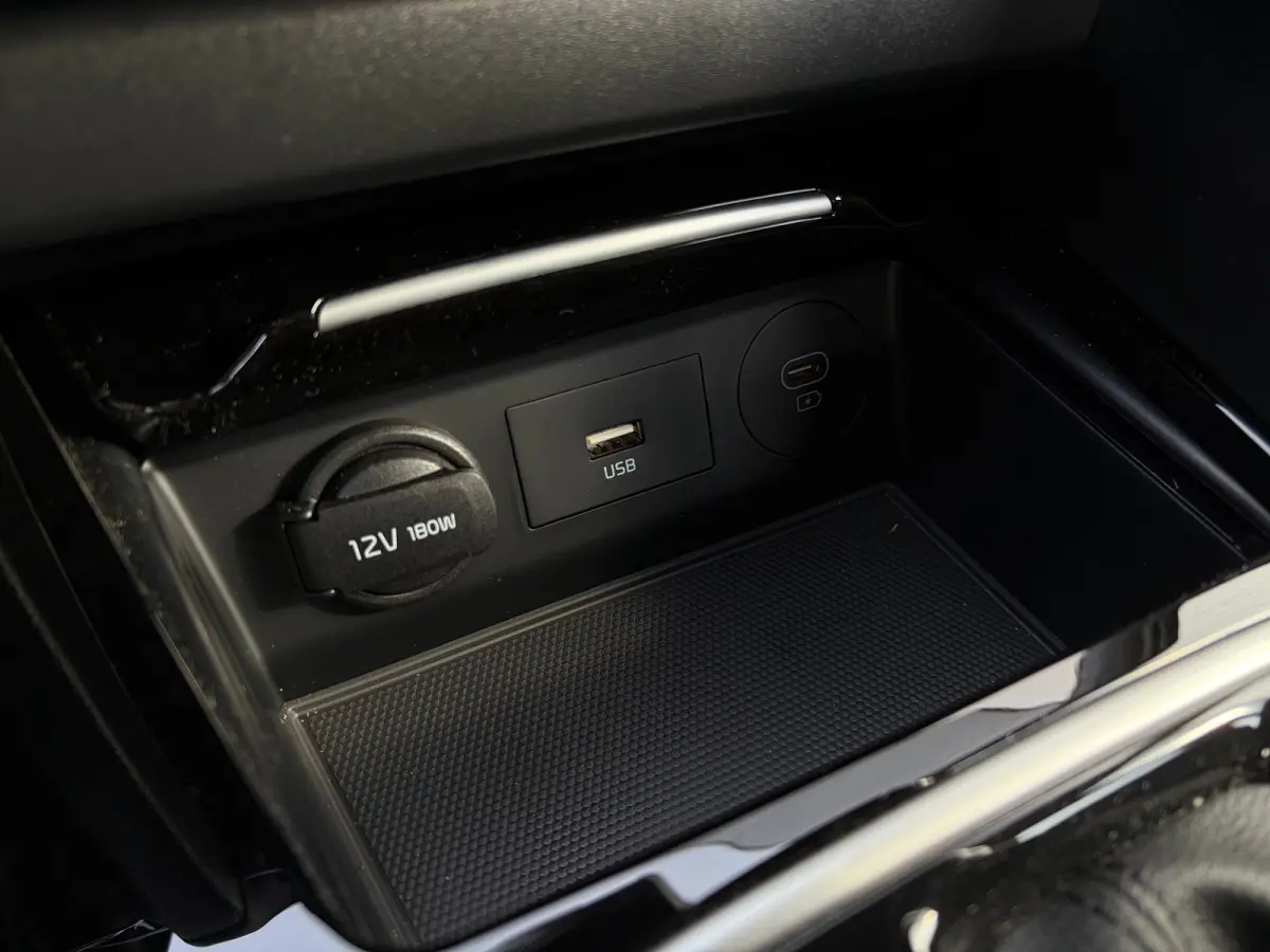 1.6 GDi PHEV DynamicLine | Trekhaak 1300kg geremd | Apple carplay | Android Auto | Stoelverwarming voor | Stuurverwarming | Climate Control | Adaptive Cruise Control |