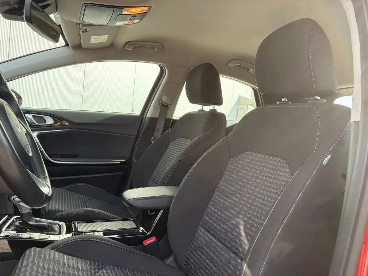 1.6 GDi PHEV DynamicLine | Trekhaak 1300kg geremd | Apple carplay | Android Auto | Stoelverwarming voor | Stuurverwarming | Climate Control | Adaptive Cruise Control |