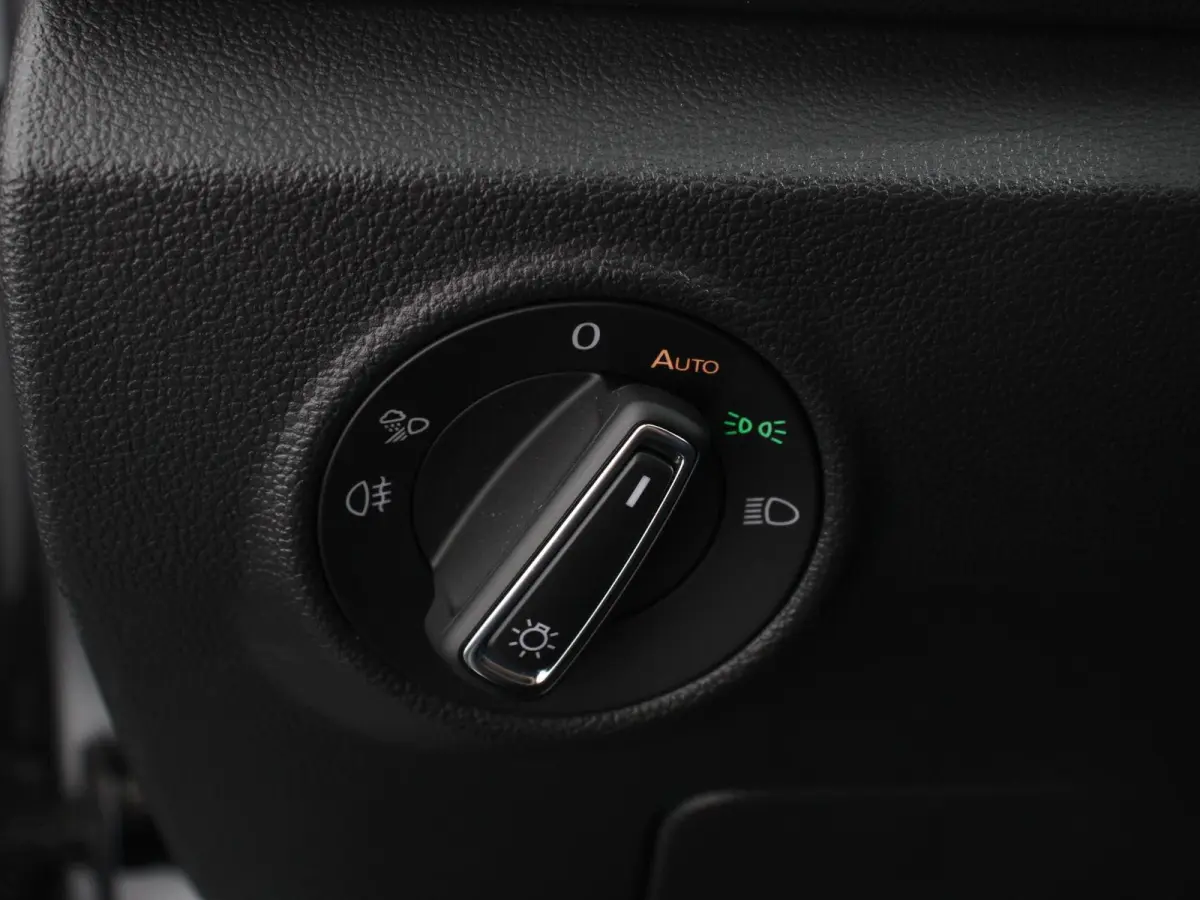 1.5 TSI Automaat R-Line Edition Digitale Cockpit Navigatie Appel Carplay/Android Auto Climate Control Extra getint Glas Stoelverwarming Dab Led Adaptive Cruise Control