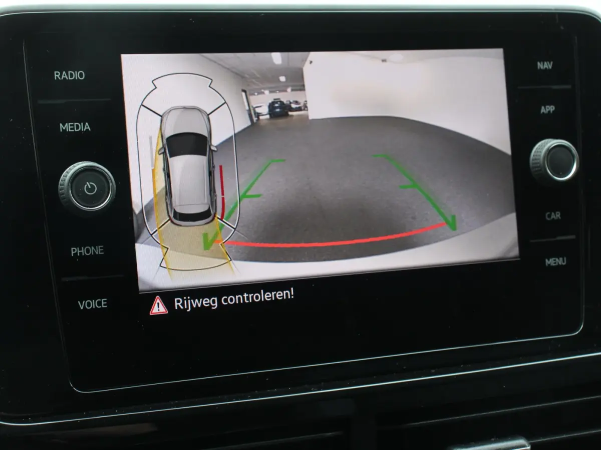 1.5 TSI Automaat R-Line Edition Digitale Cockpit Navigatie Appel Carplay/Android Auto Climate Control Extra getint Glas Stoelverwarming Dab Led Adaptive Cruise Control