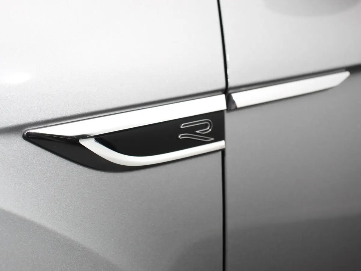 1.5 TSI Automaat R-Line Edition Digitale Cockpit Navigatie Appel Carplay/Android Auto Climate Control Extra getint Glas Stoelverwarming Dab Led Adaptive Cruise Control