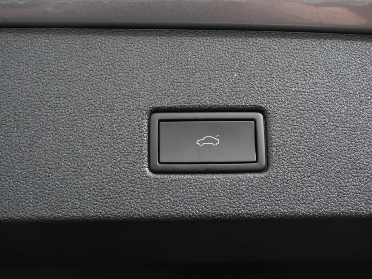 1.5 TSI Automaat R-Line Edition Digitale Cockpit Navigatie Appel Carplay/Android Auto Climate Control Extra getint Glas Stoelverwarming Dab Led Adaptive Cruise Control