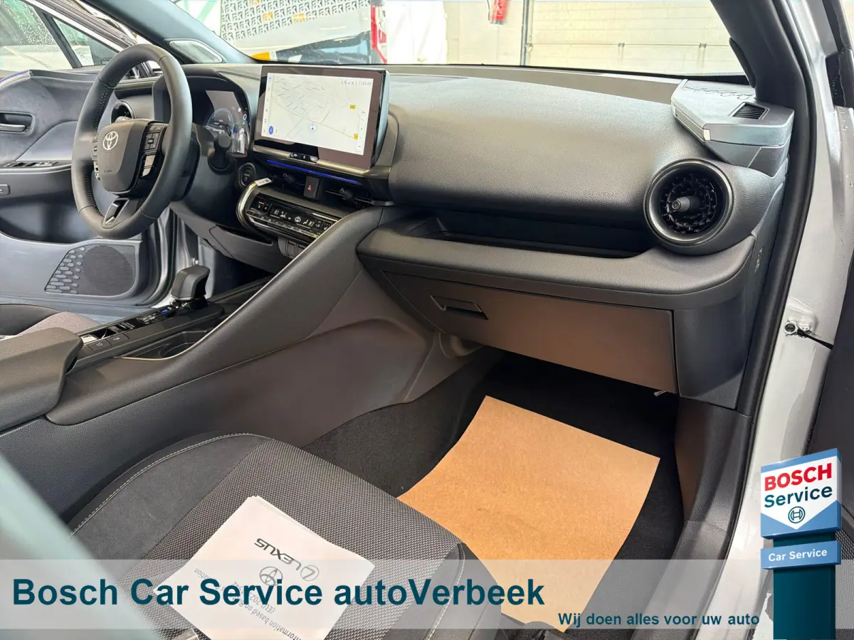 2.0 Plug-in Hybrid 220 Executive | Nieuw! | JBL Audio | Memory stoel | El.A.klep | Warmtepomp | 10 jaar Toyota garantie!
