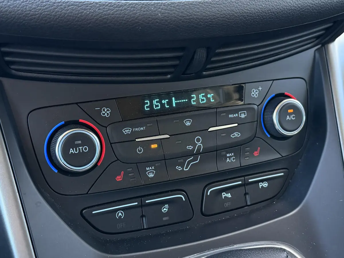 1.5 EcoBoost Titanium 150PK | Volledige Onderhoudshistorie | Trekhaak | Navigatie | Stoelverwarming | Stuurverwarming | Voorruitverwarming | Climate Control | Parkeersensoren Voor en Achter 