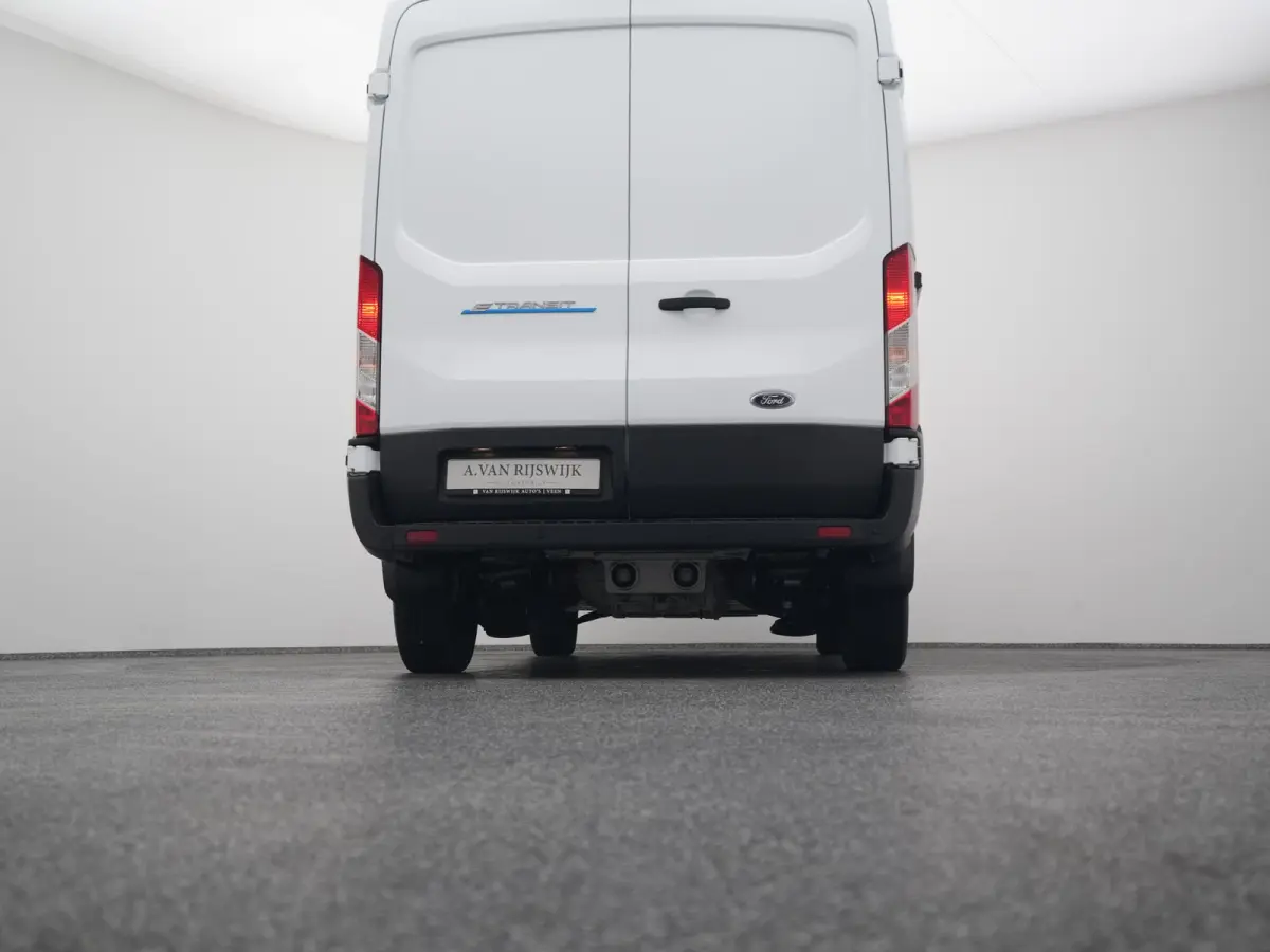 350 L2H2 Trend 68 kWh | CAMERA | CARPLAY | STOELVERWARMING