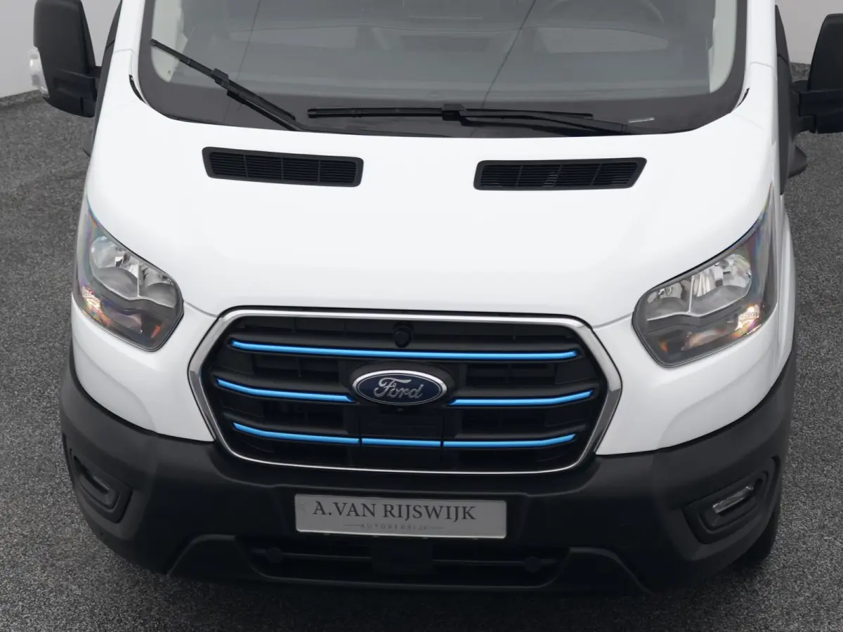 350 L2H2 Trend 68 kWh | CAMERA | CARPLAY | STOELVERWARMING