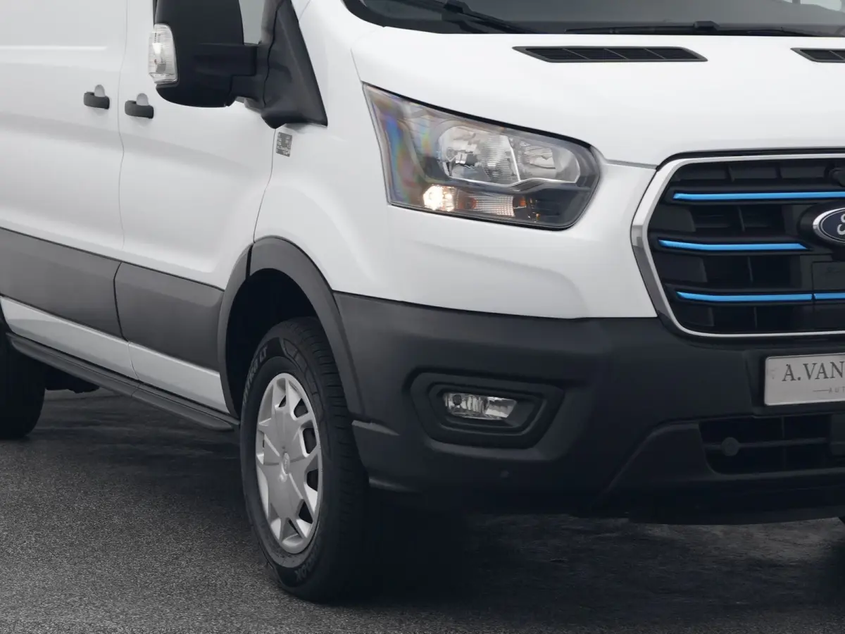 350 L2H2 Trend 68 kWh | CAMERA | CARPLAY | STOELVERWARMING
