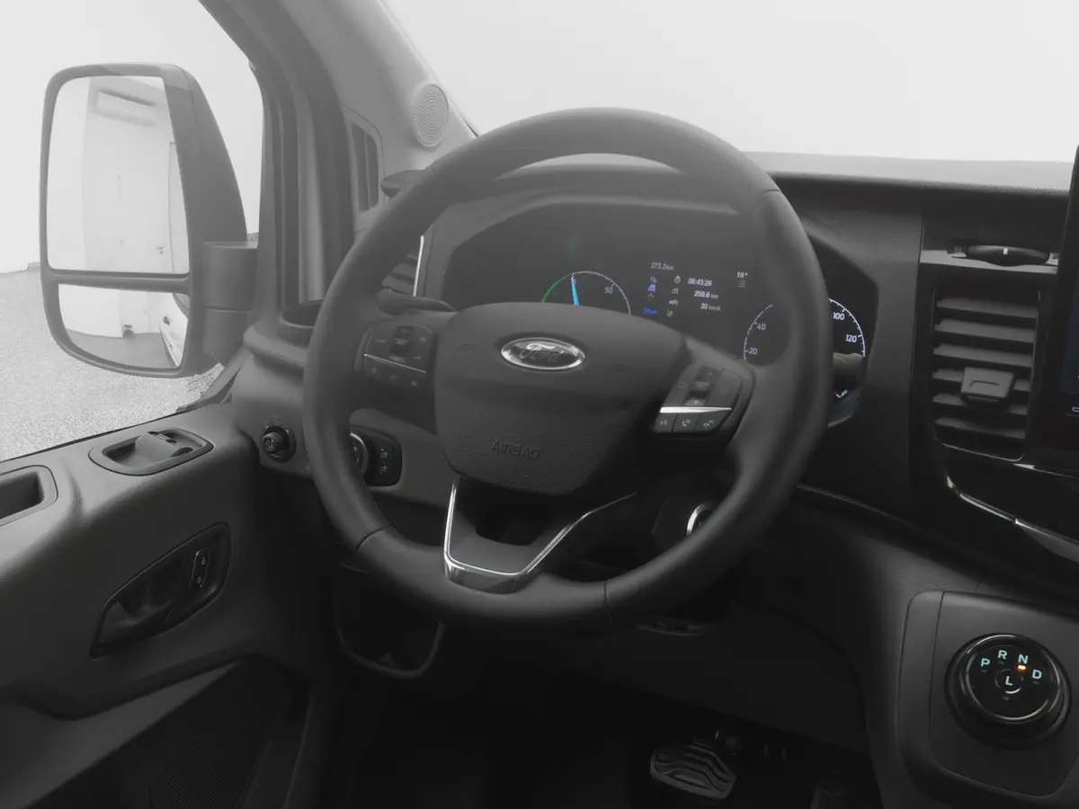 350 L2H2 Trend 68 kWh | CAMERA | CARPLAY | STOELVERWARMING