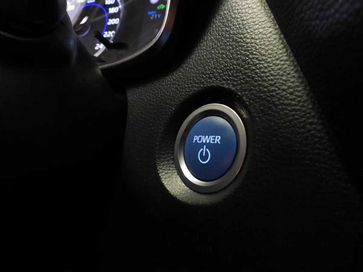 1.8 Hybrid Business NAVI-APP/TREKH./ADAPT.CRUISE/LED/16"LMV!
