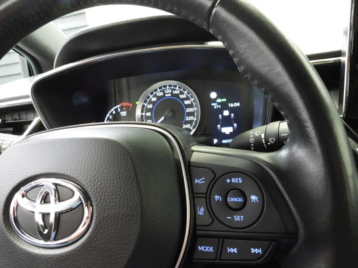 1.8 Hybrid Business NAVI-APP/TREKH./ADAPT.CRUISE/LED/16"LMV!