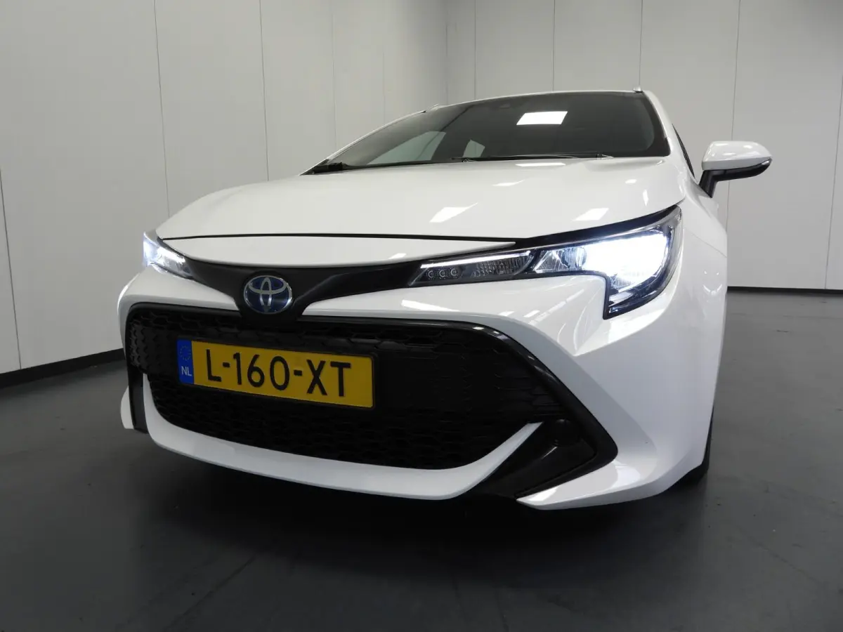 1.8 Hybrid Business NAVI-APP/TREKH./ADAPT.CRUISE/LED/16"LMV!