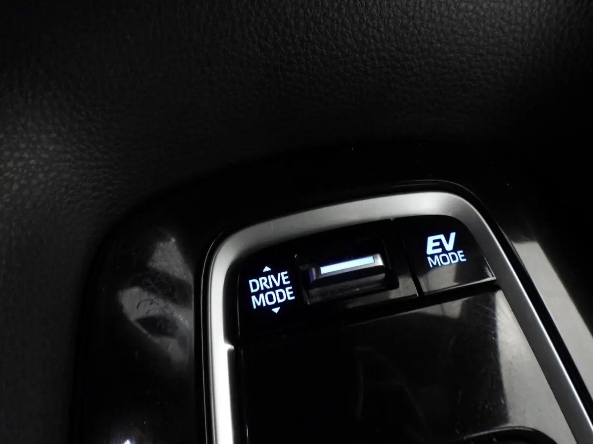 1.8 Hybrid Business NAVI-APP/TREKH./ADAPT.CRUISE/LED/16"LMV!