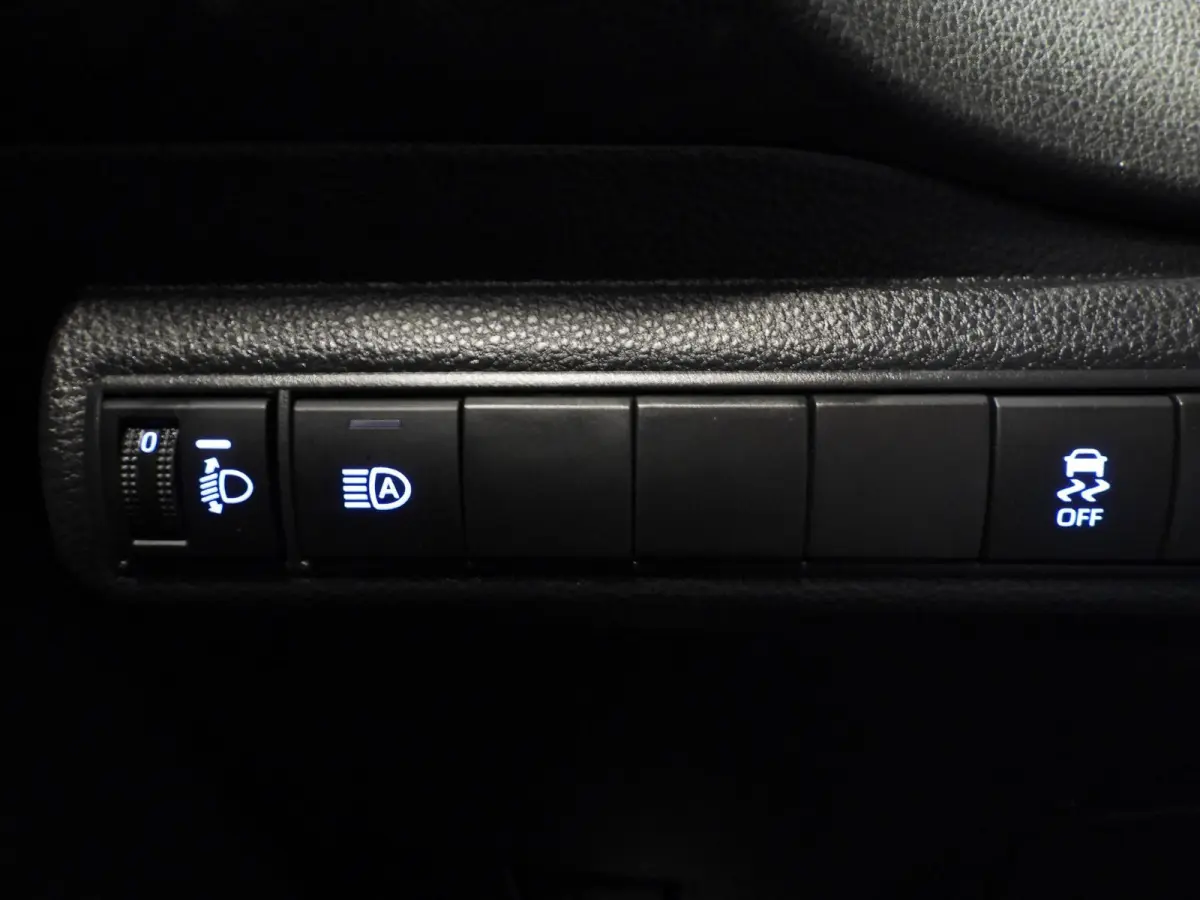 1.8 Hybrid Business NAVI-APP/TREKH./ADAPT.CRUISE/LED/16"LMV!