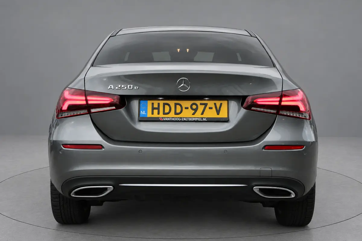 250e AUT8 Premium NIGHT PAKKET LEDER SFEER CARPLAY
