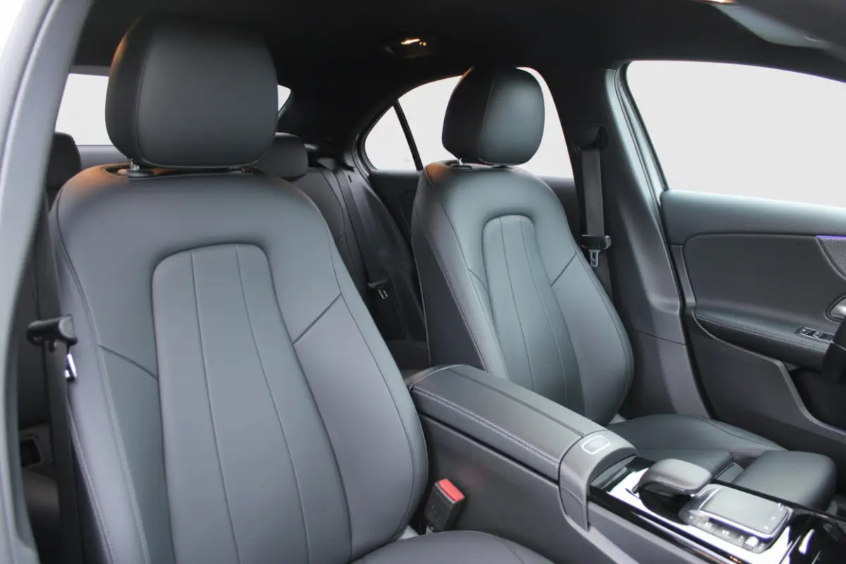 250e AUT8 Premium NIGHT PAKKET LEDER SFEER CARPLAY