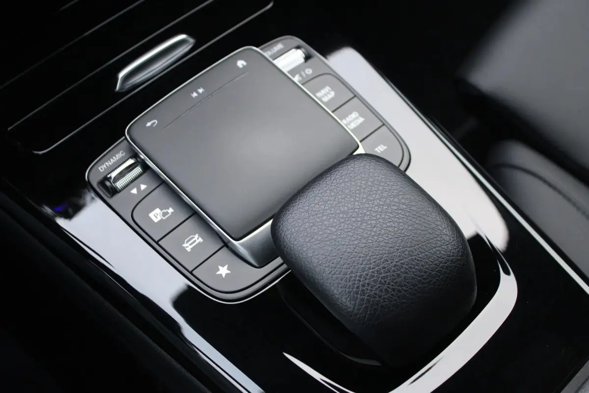250e AUT8 Premium NIGHT PAKKET LEDER SFEER CARPLAY