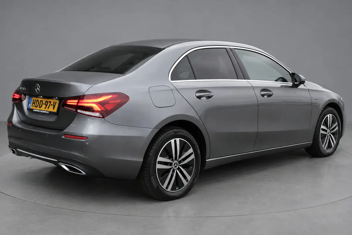 250e AUT8 Premium NIGHT PAKKET LEDER SFEER CARPLAY