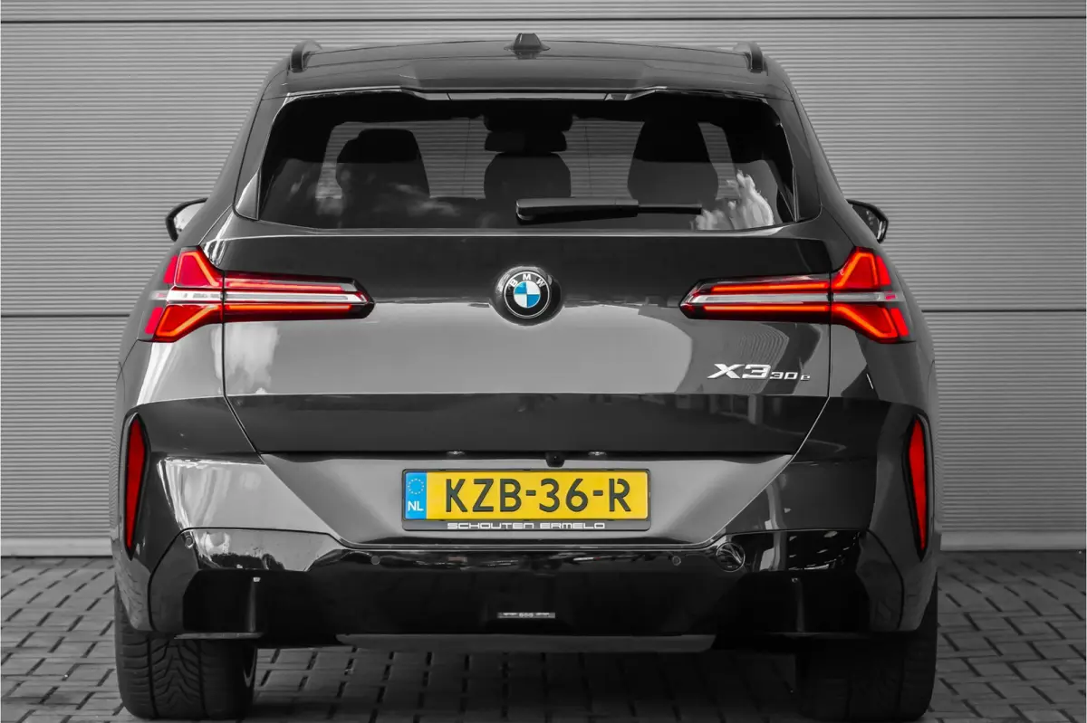 30e xDrive M-Sport Pano Driving Assist Plus 360° HUD H/K