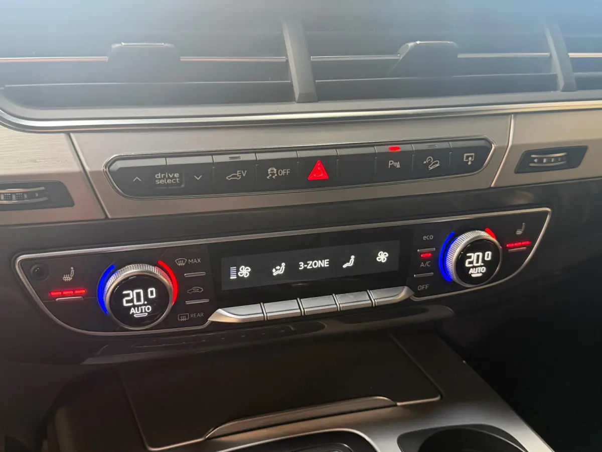 3.0 TDI e-tron quattro Sport | S-line interieur | Leder/alcantara | Camera | DAB | Elktr. stoel | NL Auto | NAP