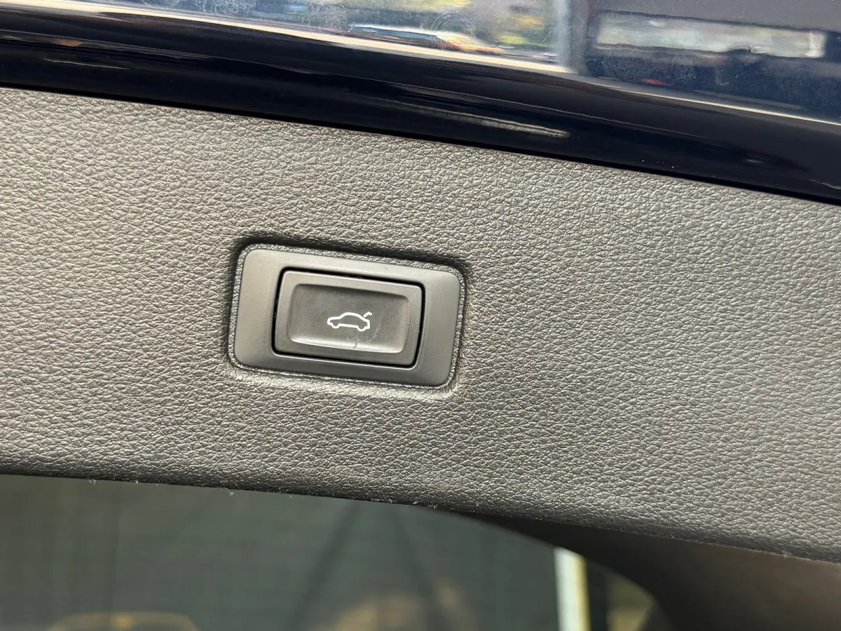 3.0 TDI e-tron quattro Sport | S-line interieur | Leder/alcantara | Camera | DAB | Elktr. stoel | NL Auto | NAP