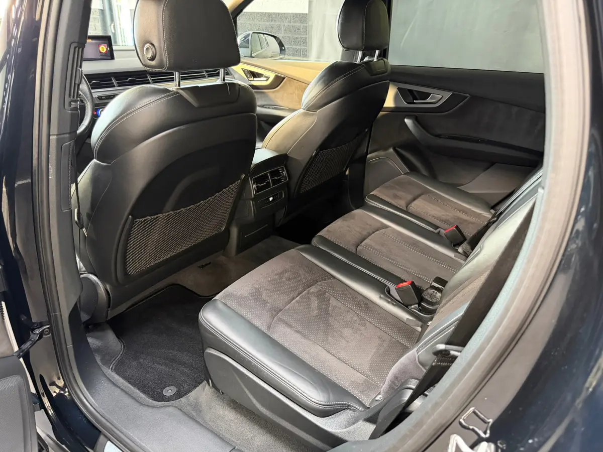 3.0 TDI e-tron quattro Sport | S-line interieur | Leder/alcantara | Camera | DAB | Elktr. stoel | NL Auto | NAP