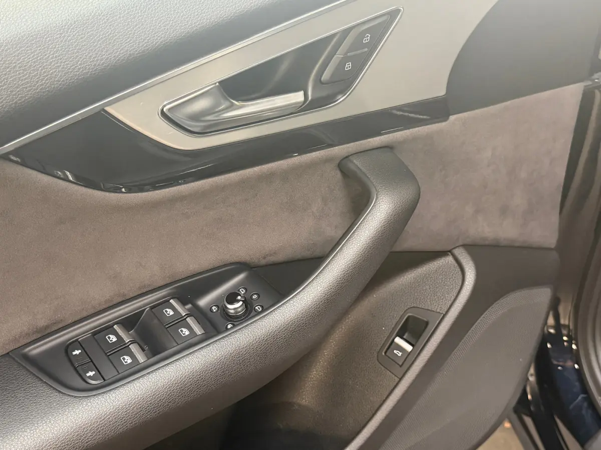 3.0 TDI e-tron quattro Sport | S-line interieur | Leder/alcantara | Camera | DAB | Elktr. stoel | NL Auto | NAP