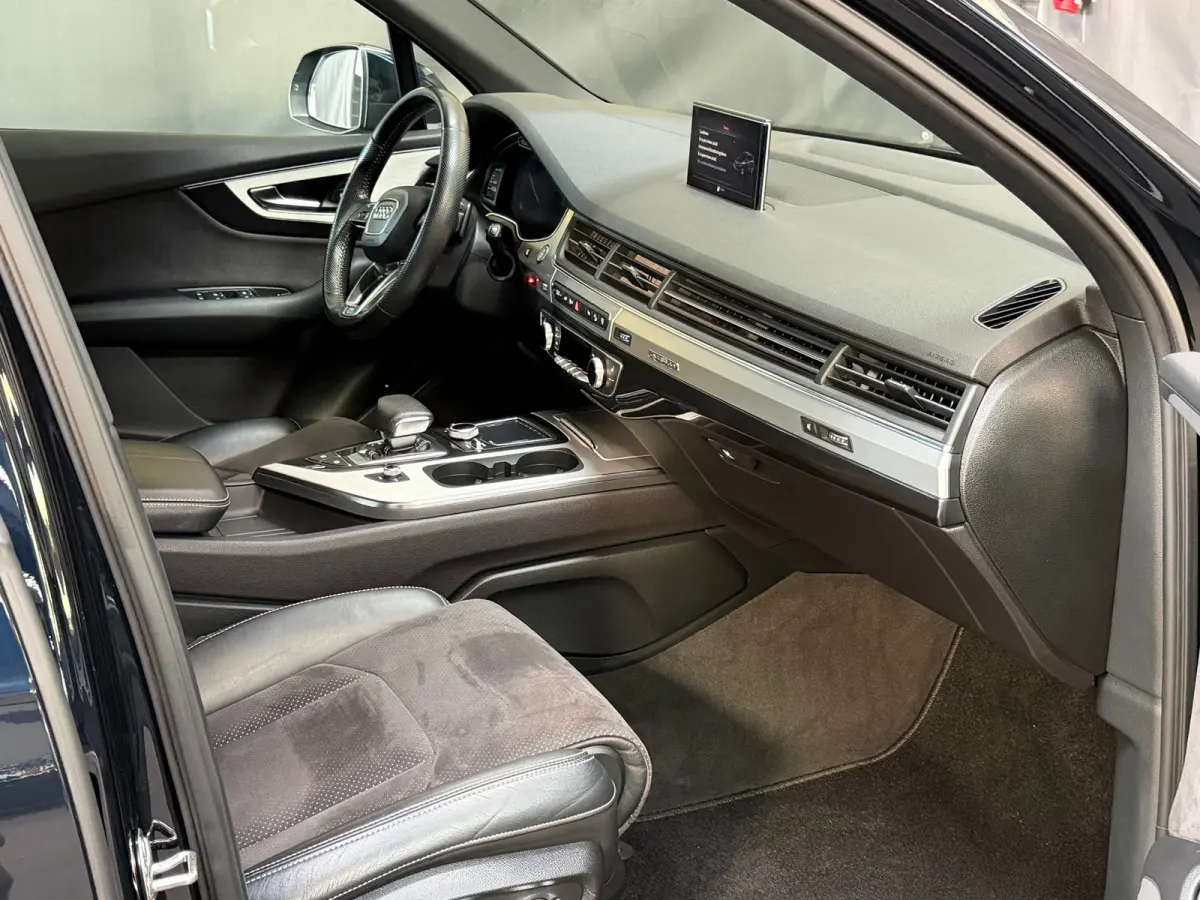 3.0 TDI e-tron quattro Sport | S-line interieur | Leder/alcantara | Camera | DAB | Elktr. stoel | NL Auto | NAP