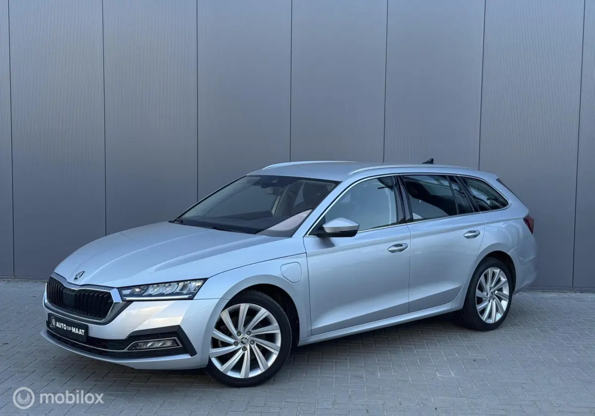 1.4 TSI PHEV Memory, LED, Keyless