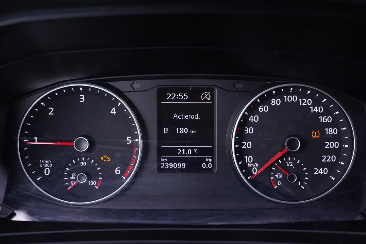 2.0 TDI 150 pk Dubbel Cabine Airco, Leder Zwart Cruise control, Trekhaak, 5-Zits