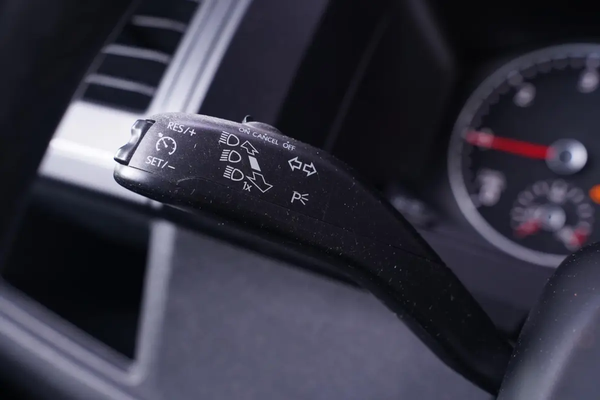 2.0 TDI 150 pk Dubbel Cabine Airco, Leder Zwart Cruise control, Trekhaak, 5-Zits