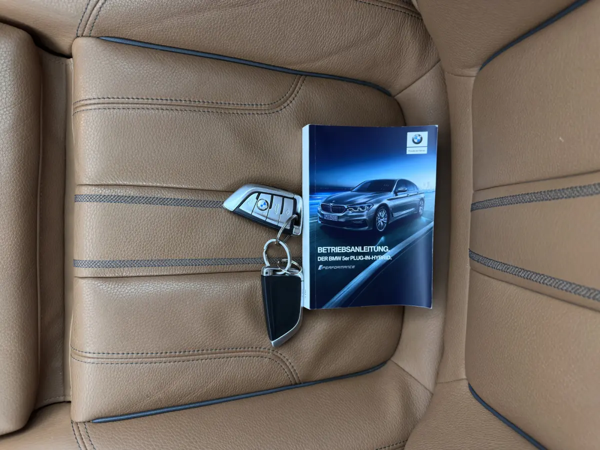 530e iPerformance High Executive Luxury-Line (Plug-in) {SoH-98%} Aut. *LEATHER | LED-LIGHTS | ADAPTIVE-CRUISE | NAVI-FULLMAP | HARMAN/KARDON-AUDIO | TOPVIEW | HEATED-CONTOURSEATS | PRIVACY-G