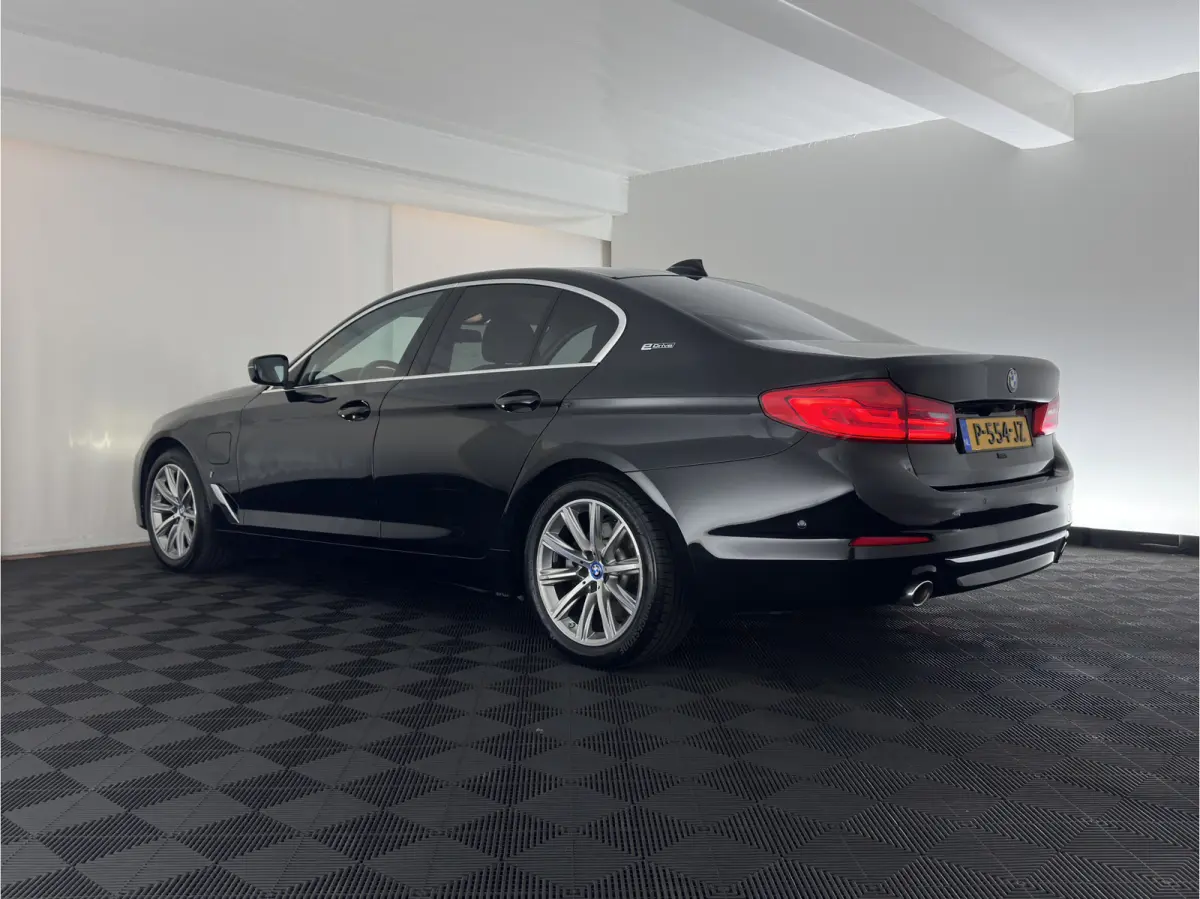 530e iPerformance High Executive Luxury-Line (Plug-in) {SoH-98%} Aut. *LEATHER | LED-LIGHTS | ADAPTIVE-CRUISE | NAVI-FULLMAP | HARMAN/KARDON-AUDIO | TOPVIEW | HEATED-CONTOURSEATS | PRIVACY-G