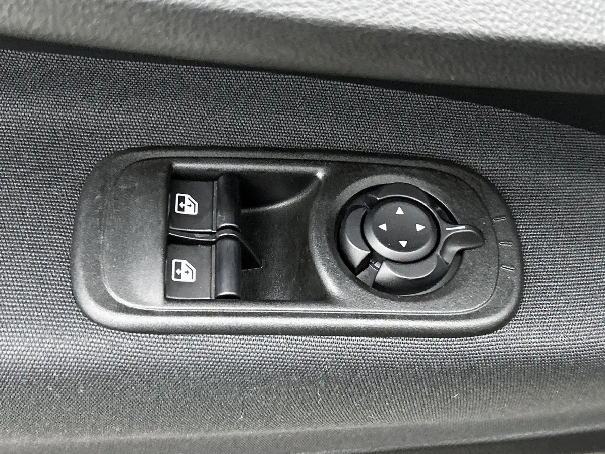 Icon 42 kWh 118pk Automaat | Apple Carplay/Android Auto | Climate Control | Cruise Control | Stoelverwarming | Dodehoekdetectie | Camera |