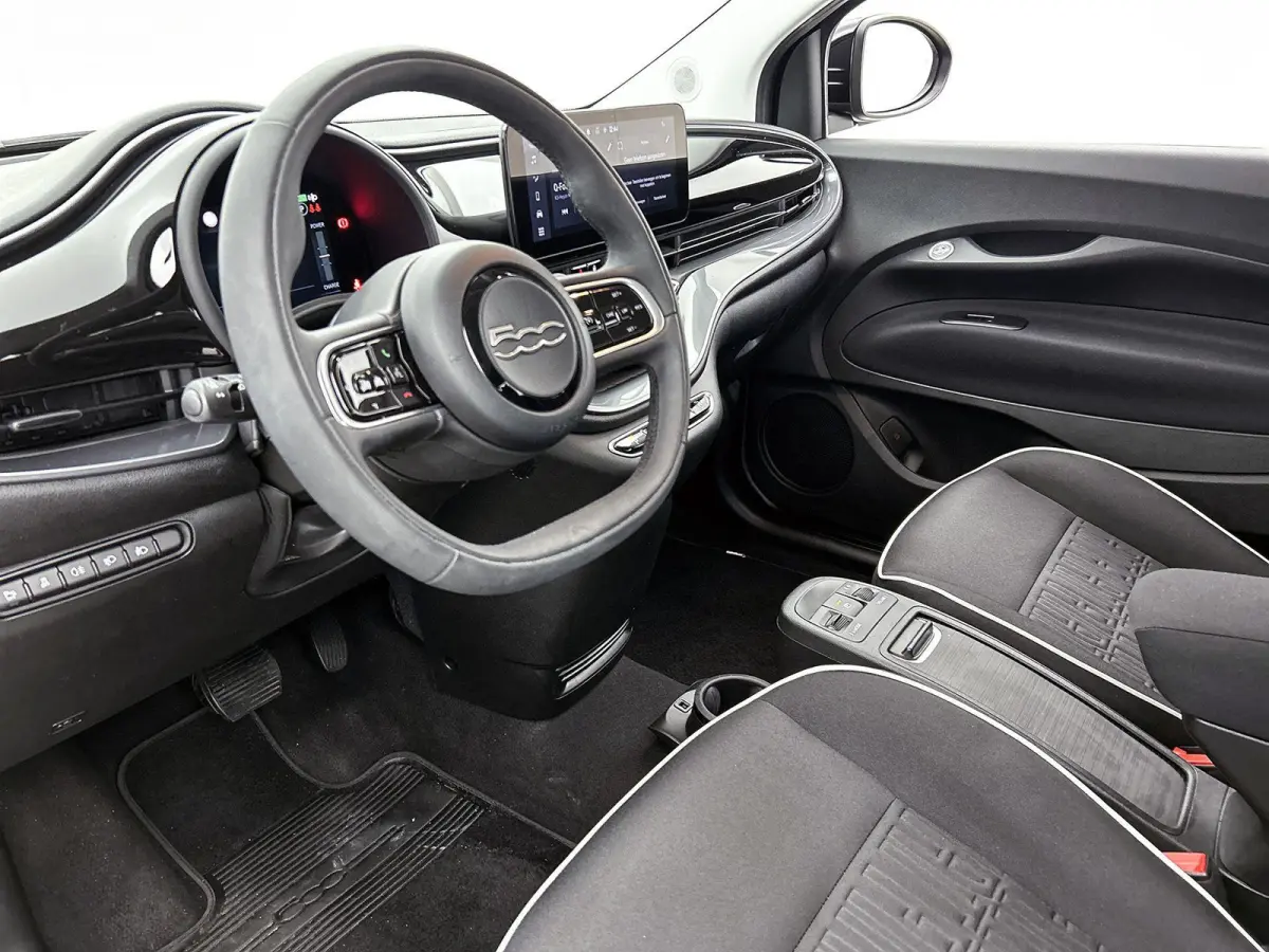 Icon 42 kWh 118pk Automaat | Apple Carplay/Android Auto | Climate Control | Cruise Control | Stoelverwarming | Dodehoekdetectie | Camera |
