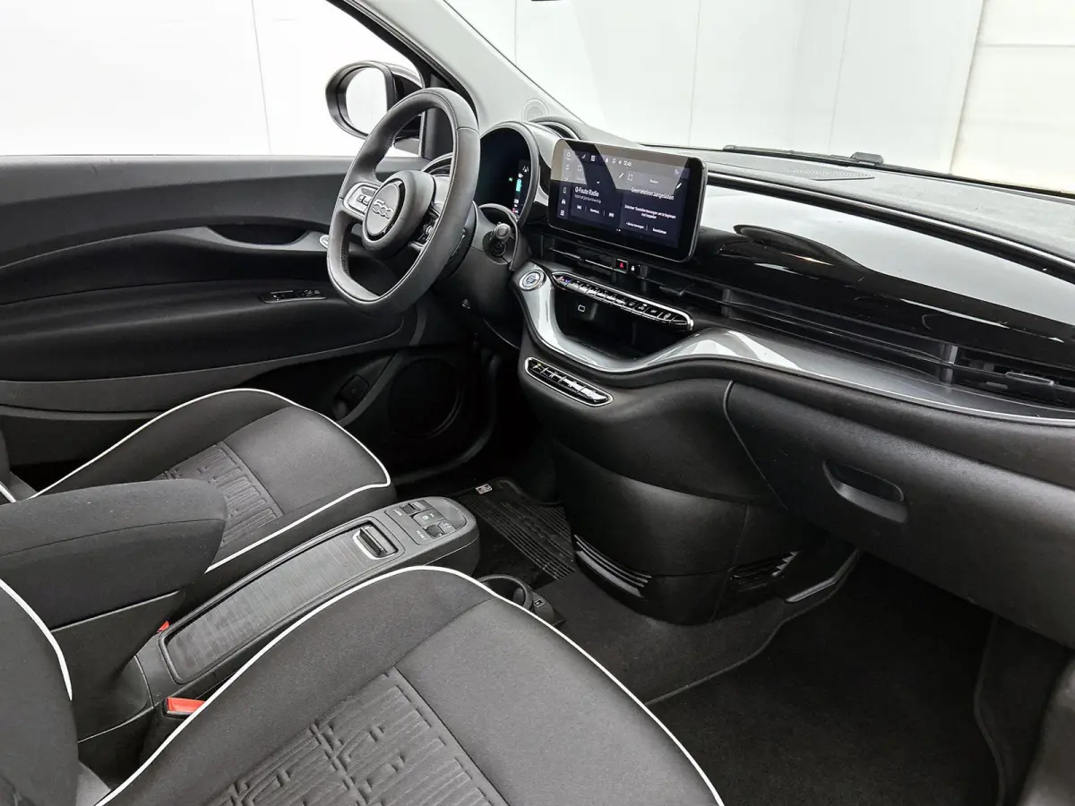Icon 42 kWh 118pk Automaat | Apple Carplay/Android Auto | Climate Control | Cruise Control | Stoelverwarming | Dodehoekdetectie | Camera |