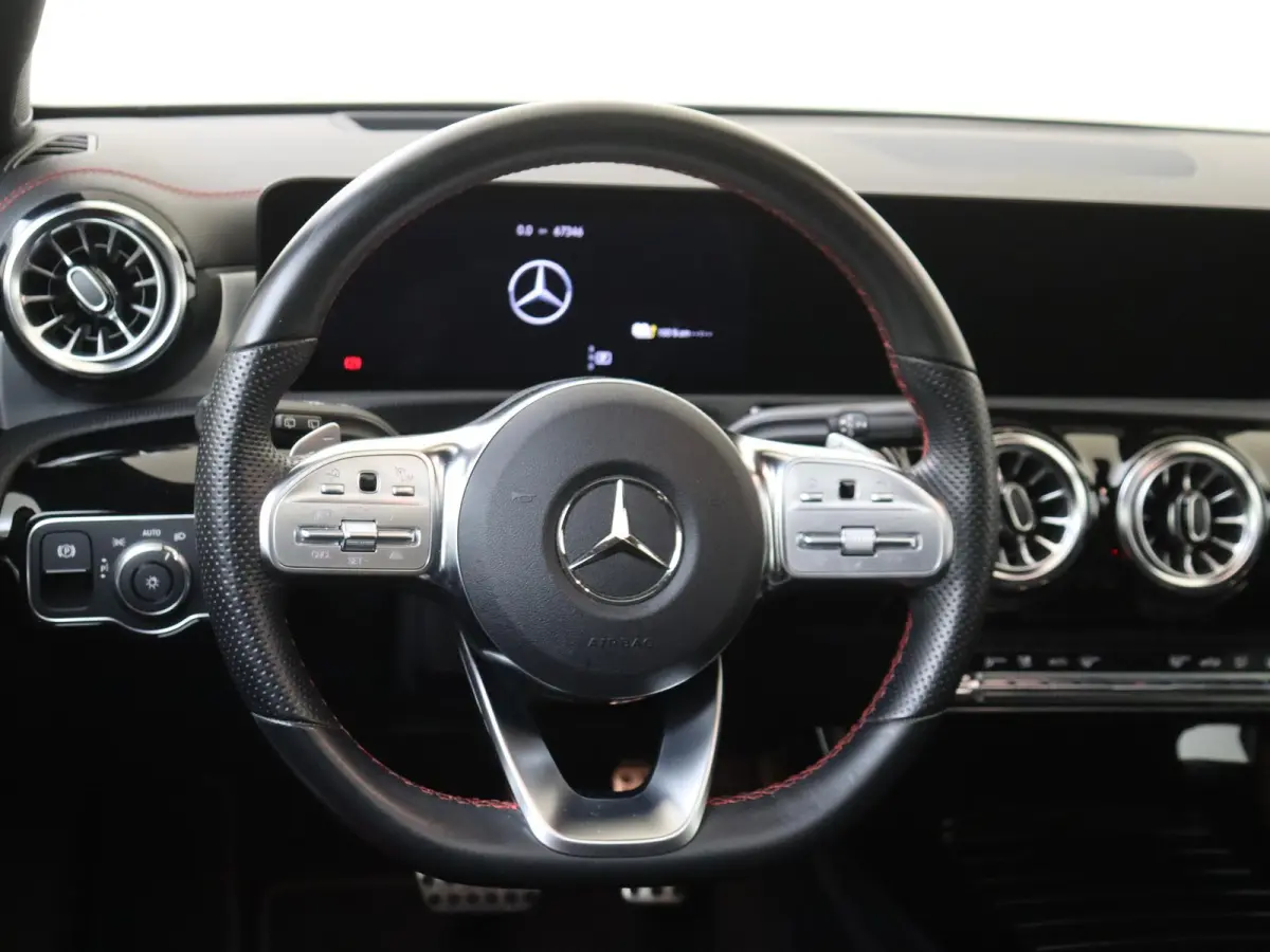 250 e AMG Line Premium Plus /Panoramadaken /19 Inch /360 Camera /HUD