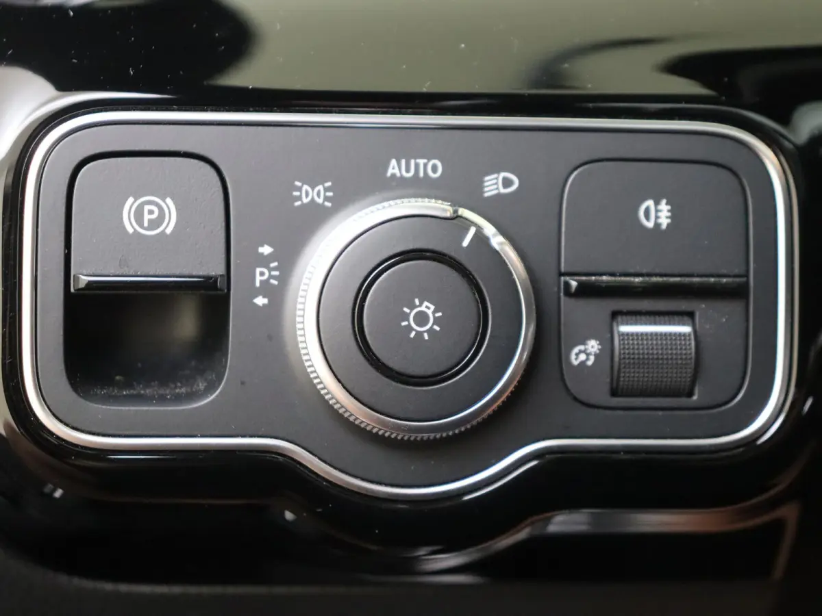 250 e AMG Line Premium Plus /Panoramadaken /19 Inch /360 Camera /HUD