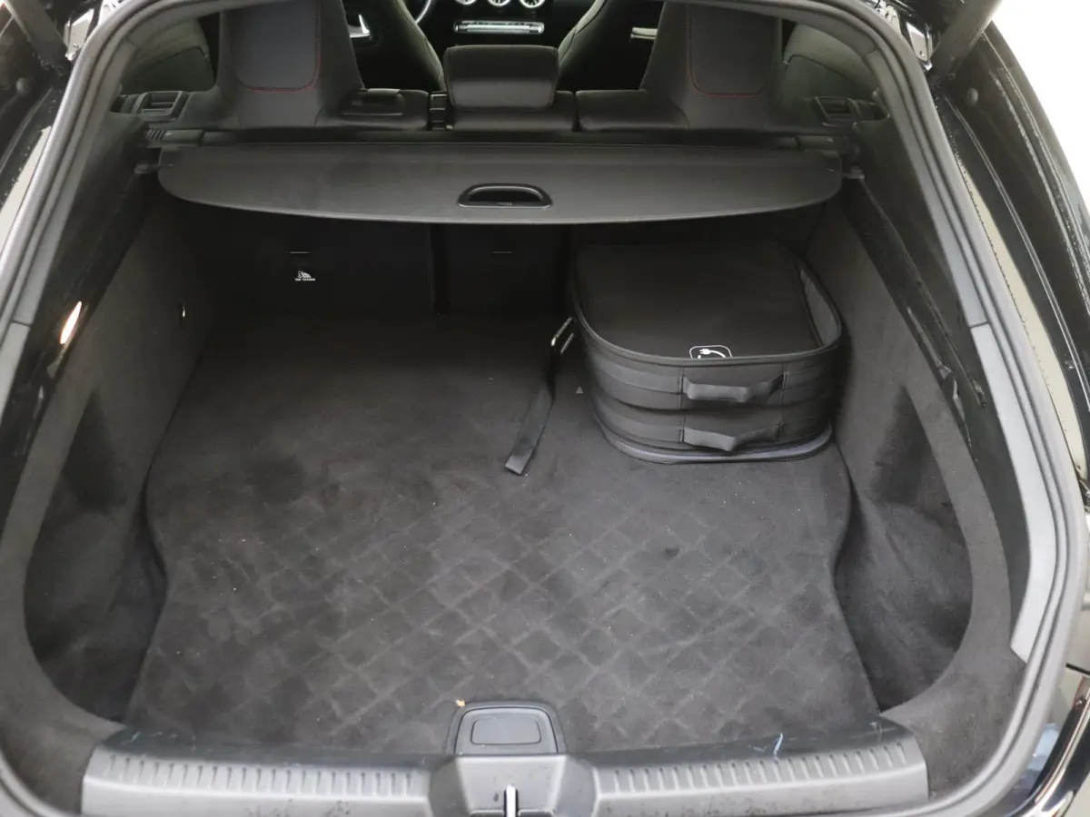 250 e AMG Line Premium Plus /Panoramadaken /19 Inch /360 Camera /HUD