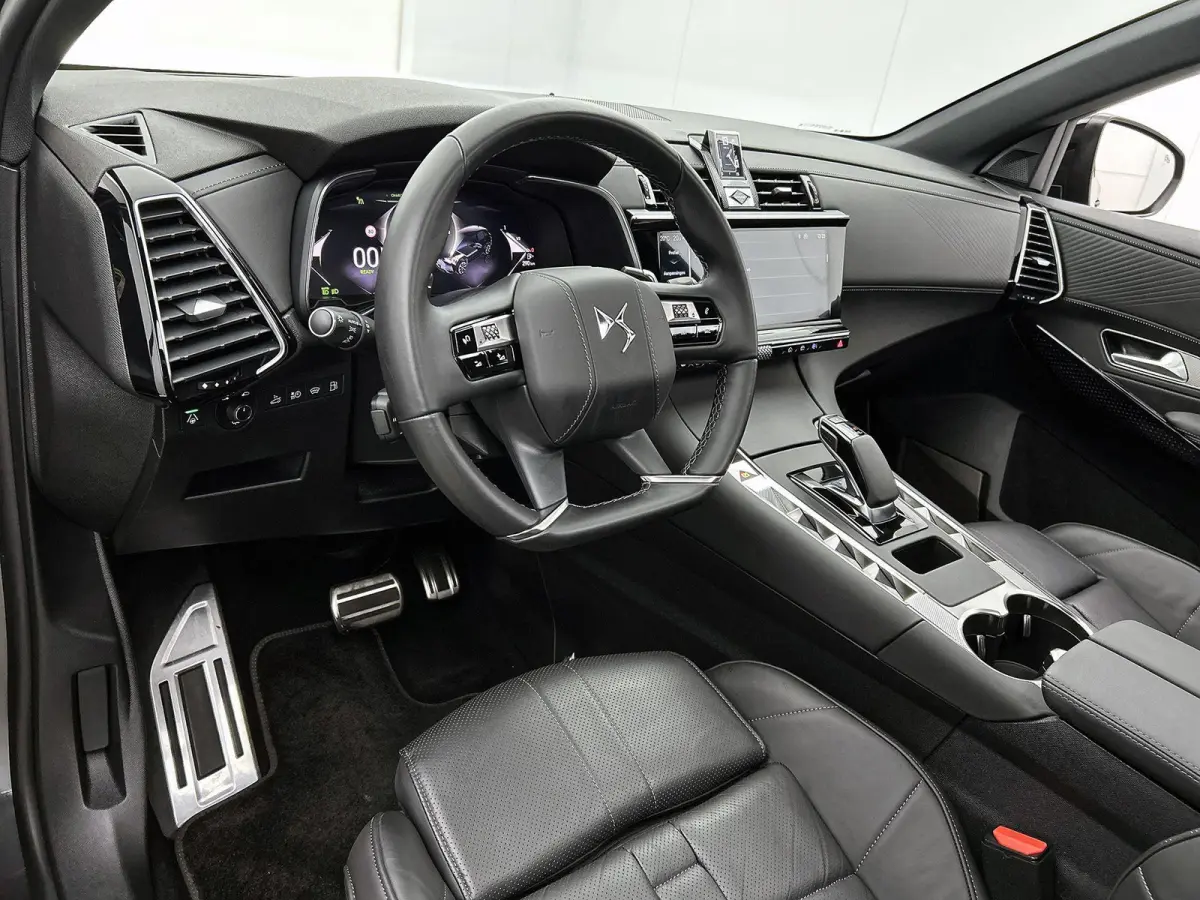 E-Tense 300pk 4x4 étoile Automaat | Elektrisch Verstelb. Bestuurdersstoel | Elektrische Achterklep | Schuif-/Kanteldak | Navigatie | Camera Voor + Achter | Adaptieve Cruise Control | Ledere