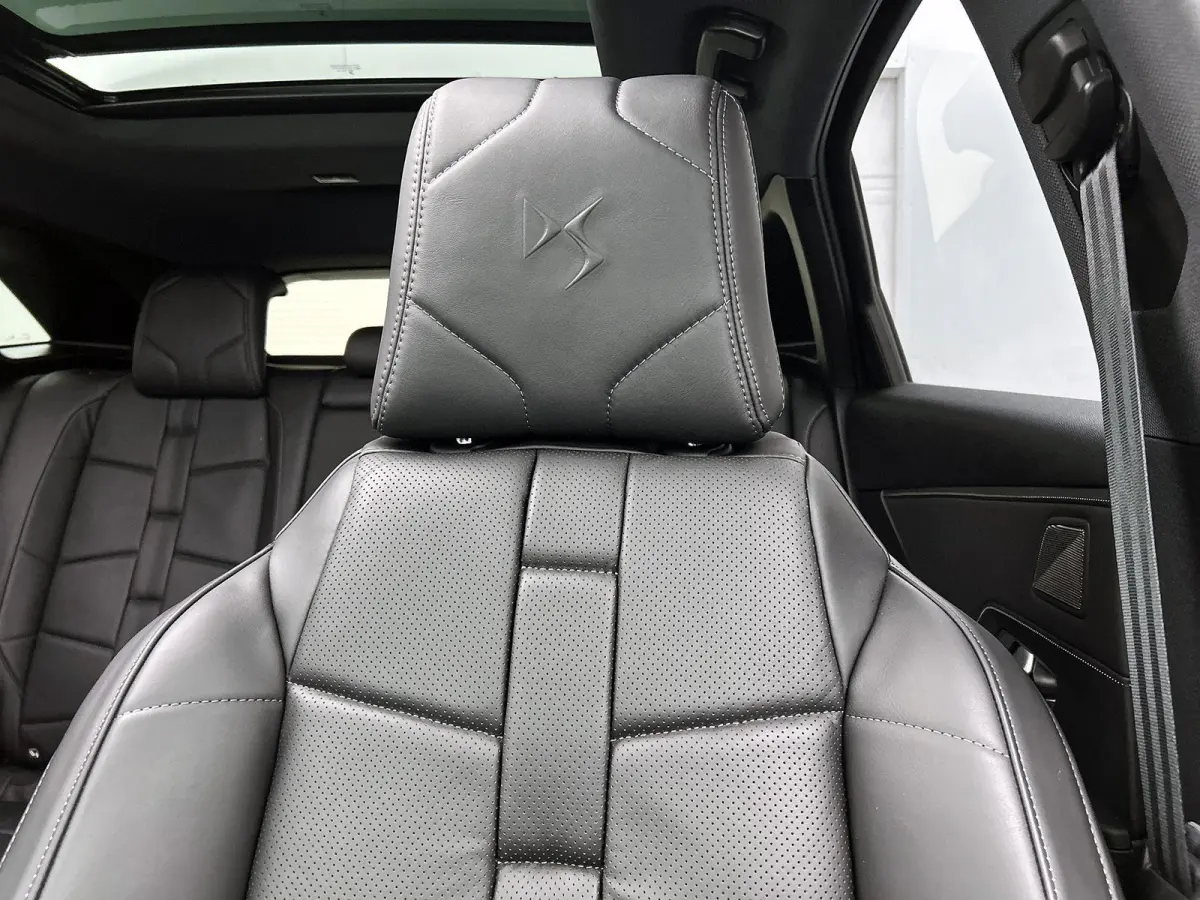 E-Tense 300pk 4x4 étoile Automaat | Elektrisch Verstelb. Bestuurdersstoel | Elektrische Achterklep | Schuif-/Kanteldak | Navigatie | Camera Voor + Achter | Adaptieve Cruise Control | Ledere