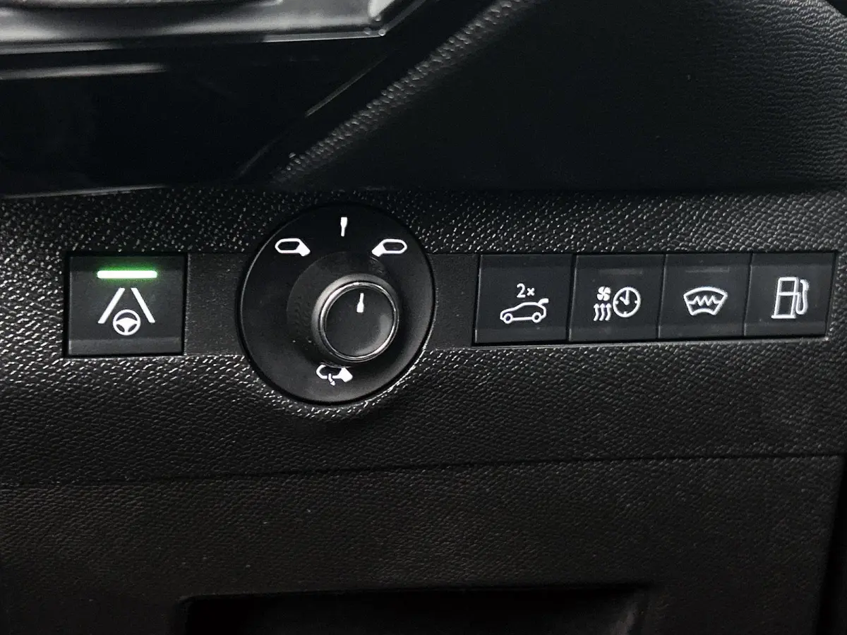 E-Tense 300pk 4x4 étoile Automaat | Elektrisch Verstelb. Bestuurdersstoel | Elektrische Achterklep | Schuif-/Kanteldak | Navigatie | Camera Voor + Achter | Adaptieve Cruise Control | Ledere