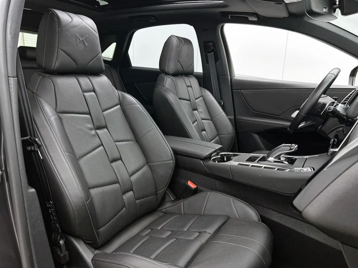 E-Tense 300pk 4x4 étoile Automaat | Elektrisch Verstelb. Bestuurdersstoel | Elektrische Achterklep | Schuif-/Kanteldak | Navigatie | Camera Voor + Achter | Adaptieve Cruise Control | Ledere