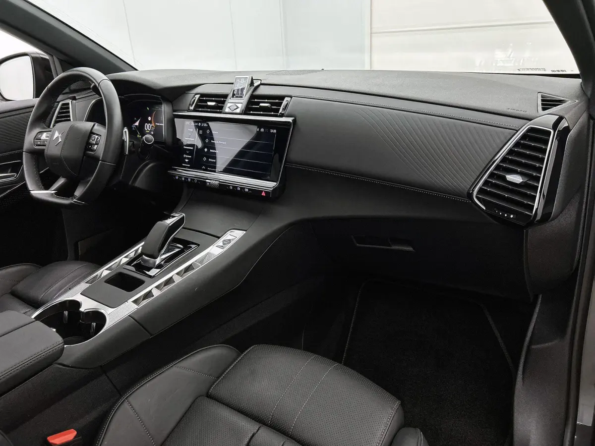 E-Tense 300pk 4x4 étoile Automaat | Elektrisch Verstelb. Bestuurdersstoel | Elektrische Achterklep | Schuif-/Kanteldak | Navigatie | Camera Voor + Achter | Adaptieve Cruise Control | Ledere