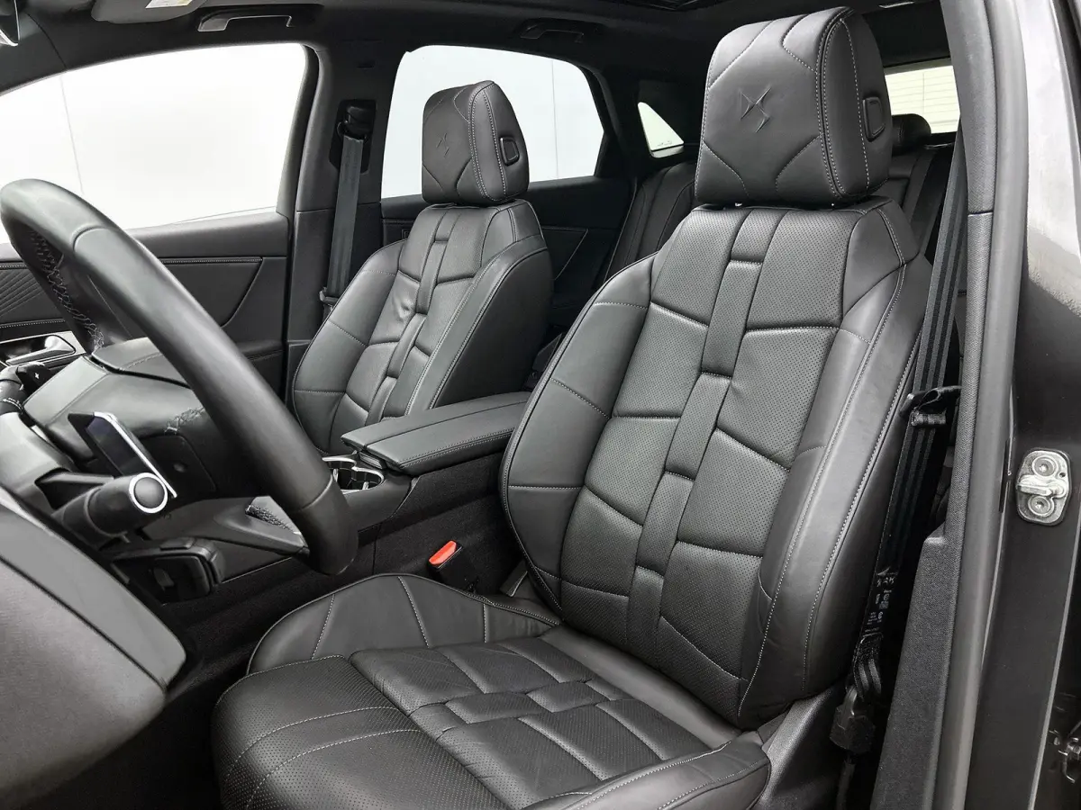 E-Tense 300pk 4x4 étoile Automaat | Elektrisch Verstelb. Bestuurdersstoel | Elektrische Achterklep | Schuif-/Kanteldak | Navigatie | Camera Voor + Achter | Adaptieve Cruise Control | Ledere
